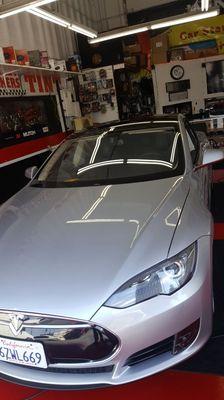 2012 Tesla  Model S Shiny black wrap rooftop