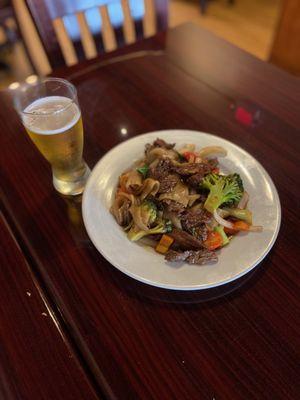 Drunken Noodles with a refreshing Singha beer