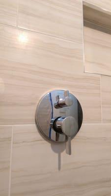 Custom shower valve with independent on/off controll and independent temperature setting handle