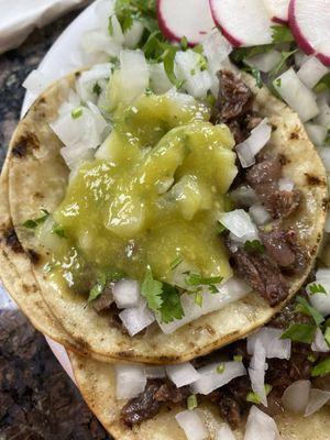 Taco de cachete with extra onion