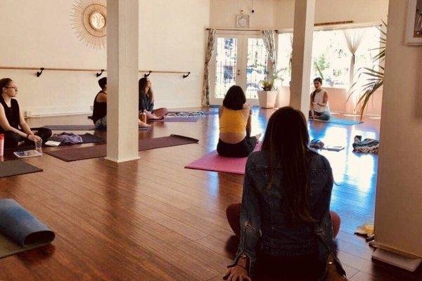 Life Remade Founder Leah, lead a Women's Empowerment Circle at Her Elevate studio in Sacramento CA. | Holistic Life Coaching