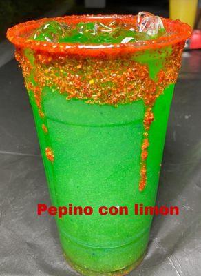 Agua de pepino con chamoy