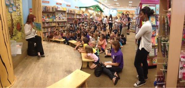 1st grade field trip to Barnes & Nobel