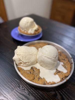 Apple pie and ice cream and big cooking and ice cream