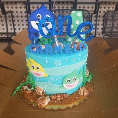 Loved my sons birthday cake & cookies. They did an amazing job!!