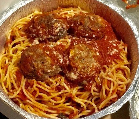 Pasta with tomato sauce and meat balls