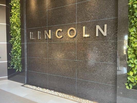 Lincoln Experience Center