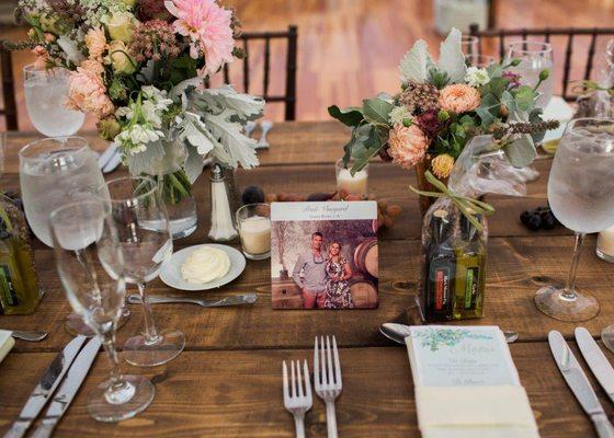 The Shoreline Vine oil and vinegar wedding favor. Photo: Molly Lo Photography