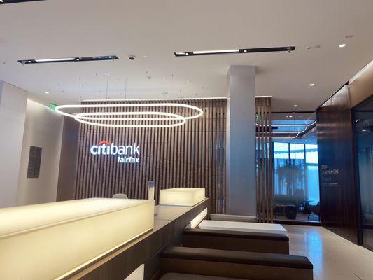 The building was newly remodeled.  This branch became my favorite Citibank branch in LA area.