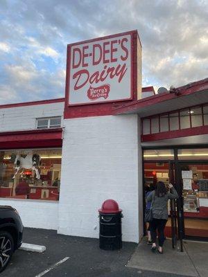 De Dee's Dairy