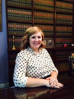 Divorce Attorney Kelly Price is James Kenny's Associate attorney assisting him in all Divorce and Family law cases.