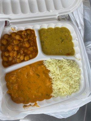 Curry combo, also I order garlic naan, It delicious and very authentic Indian food. Thank you