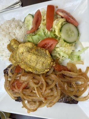 Bistec encebollado onion steak