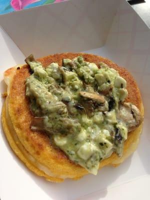 Feta, pesto and mushroom arepa