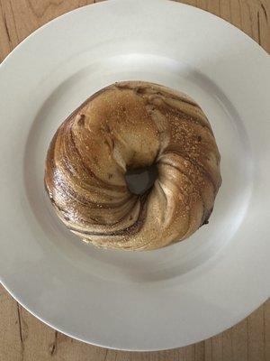 Cinnamon raisin bagel