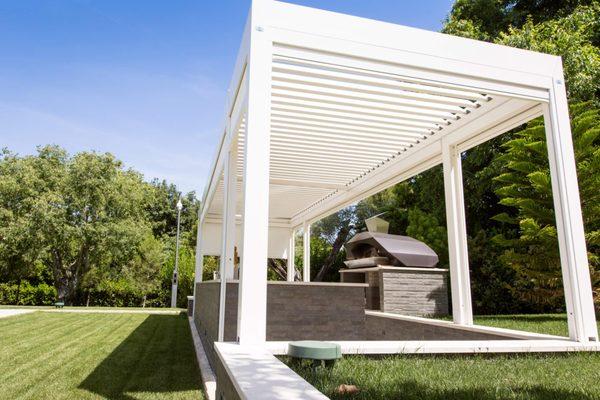 Free standing aluminum pergola. Available upgrades: bugproofing shades, fans and heaters. Three color options to choose from.