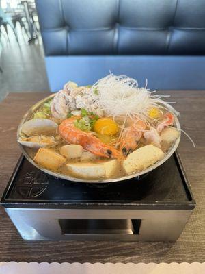 Seafood hotpot