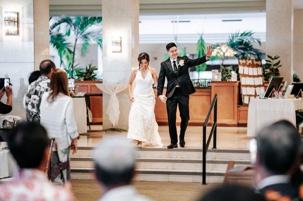 First entrance at reception area at Ko'olau Ballrooms & Conference Center | Wedding Photography by HNL Studios www.hnlstudios.com