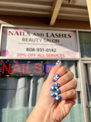 Love is in the air with these new bunbun and cloud nails that the owner of this salon did for me!