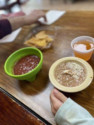 Beans, salsa, chips & papaya juice