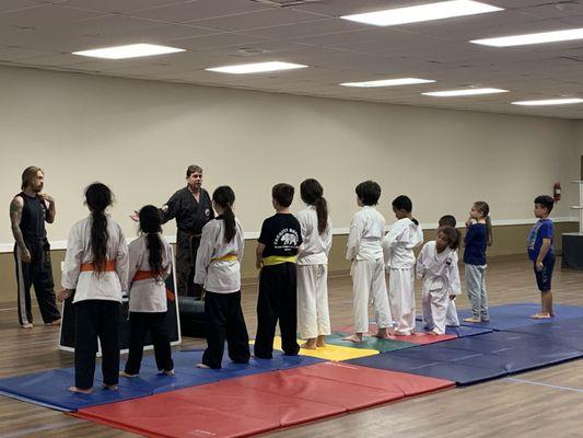 Sabunim Barrett addresses the Hapkido students at the end of another great lesson!