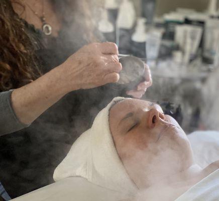 Relaxing, cleansing facial