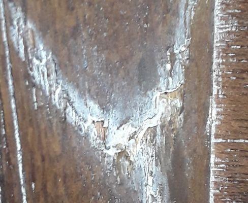 Closer picture of drawer crack