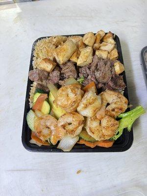 Ny steak Chicken & Shrimp deluxe plate