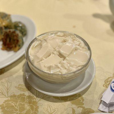 Tofu pudding.