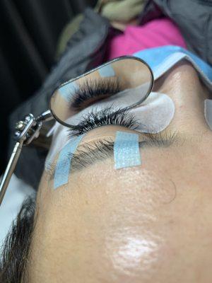 Volume eyelashes extensions