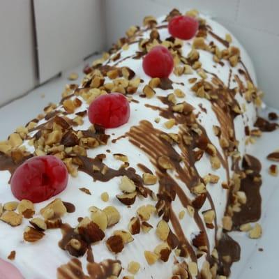 Log cake with 3 layers of ice cream