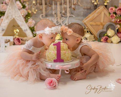 Cake Smash-Twin Girls