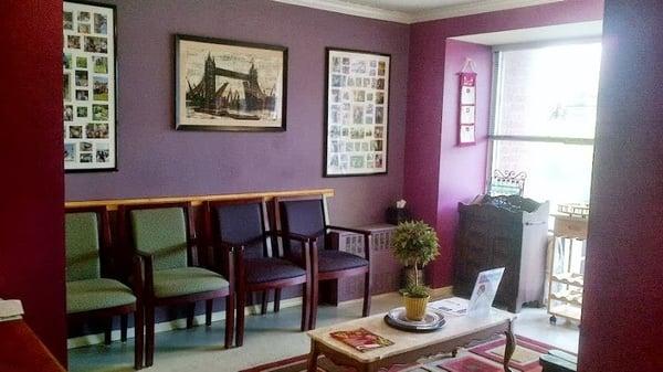 Our cozy waiting room.  enjoy fresh tea, cold press juice or alkaline water while you wait