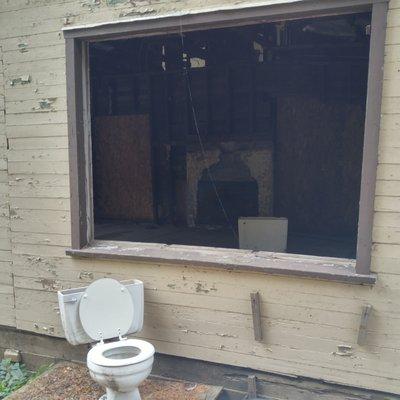 Fantastic Fixer upper only in California 5 million -Bonus outhouse included.