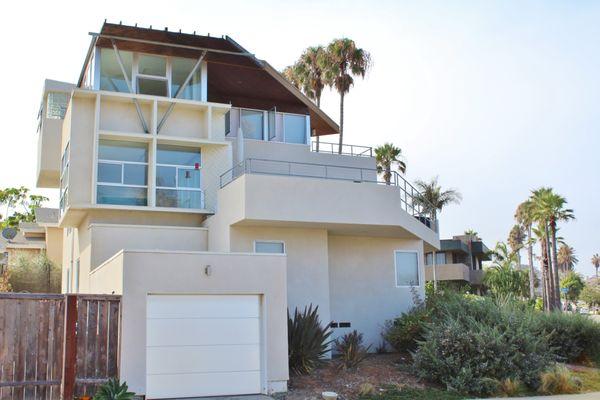 The Beach House, San Diego, boasts 3 stories of ocean views in Sunset Cliffs.