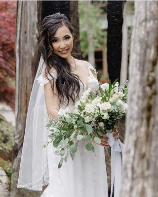 Asian bride half-up half-down hairstyle