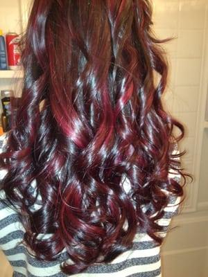 Highlights using a red/violet & lowlights using dark brown!