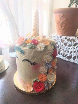 Found an amazing variety of sugar flowers for my unicorn cake.