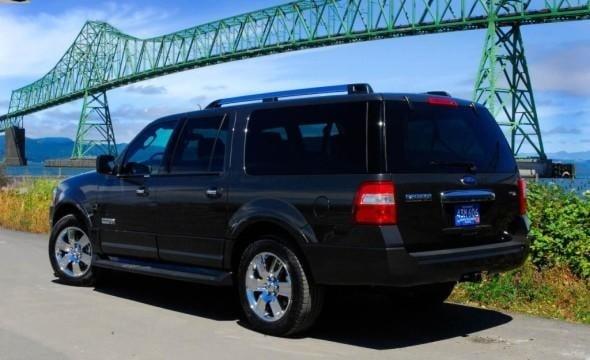 SUV Ford Expedition black 6 passenger capacity