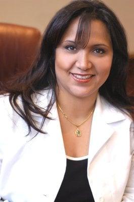 Acupuncturist Dr. Niloufar Gorman is a specialist with over 100,000 treatments performed.