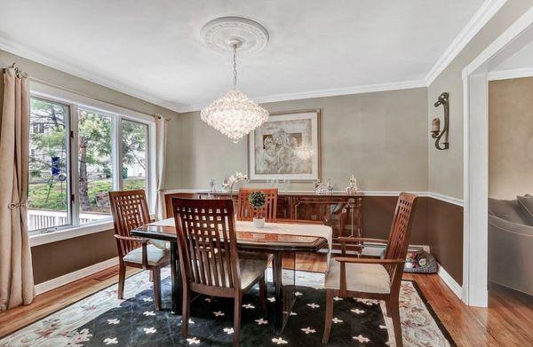 Dining room with Swarovski Crystal Chandelier brings elegance and class to the domestic sphere.