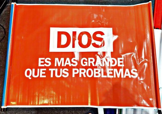 Dios es más grande que tus problemas.