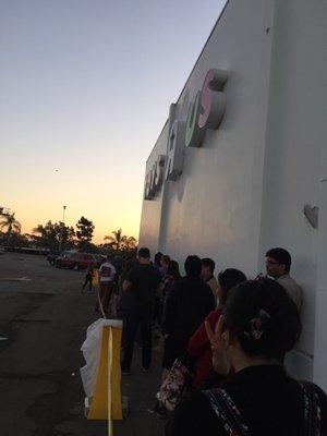 Long ass line waiting to get in!