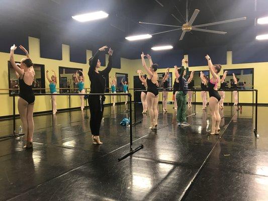 Master ballet class by Jackie Moscicke from Joffrey Ballet