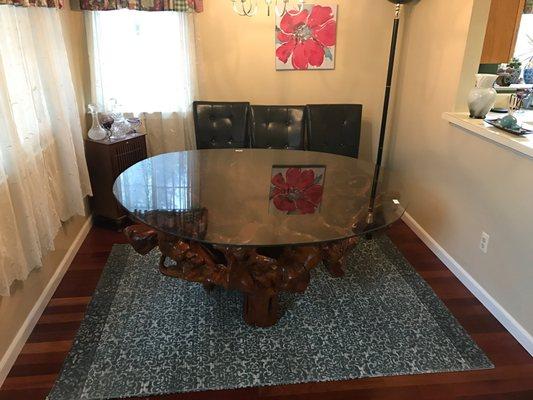 Custom root table with custom glass