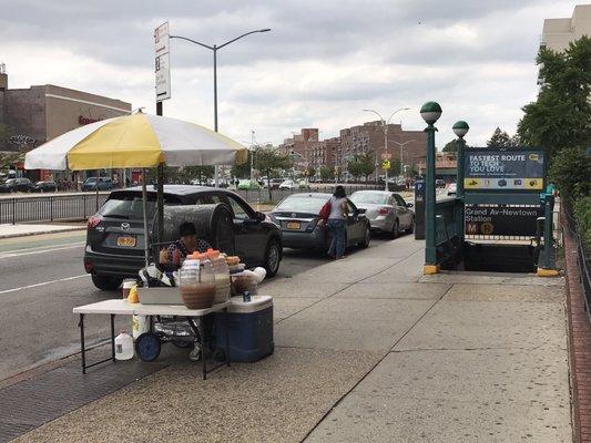 Elmhurst Fruit and Drinks Stand