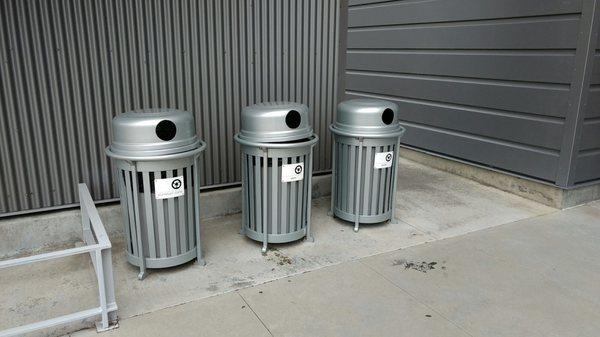 Don't these look like three R2-D2s?