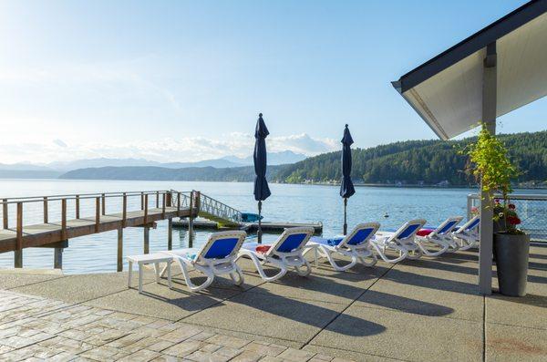 Walls of Glass Hood Canal Vacation Rental: Lay in the sun until sunset!