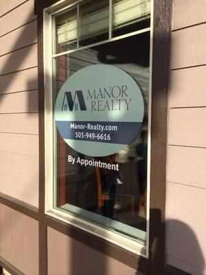 Manor Realty: Your residential property expert specializing in luxury homes and acreage properties.