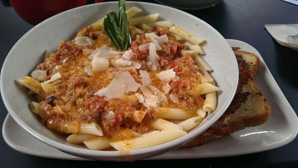 Seasonal pasta bowl: vodka cream & penne